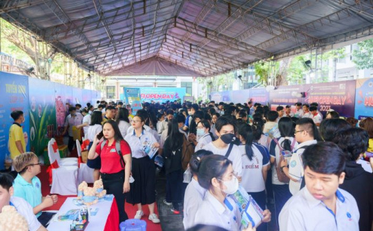 Rộn ràng Ngày hội Tư vấn Hướng nghiệp - M.cwin6622.com link không chặn "HUFI Open day" 2023